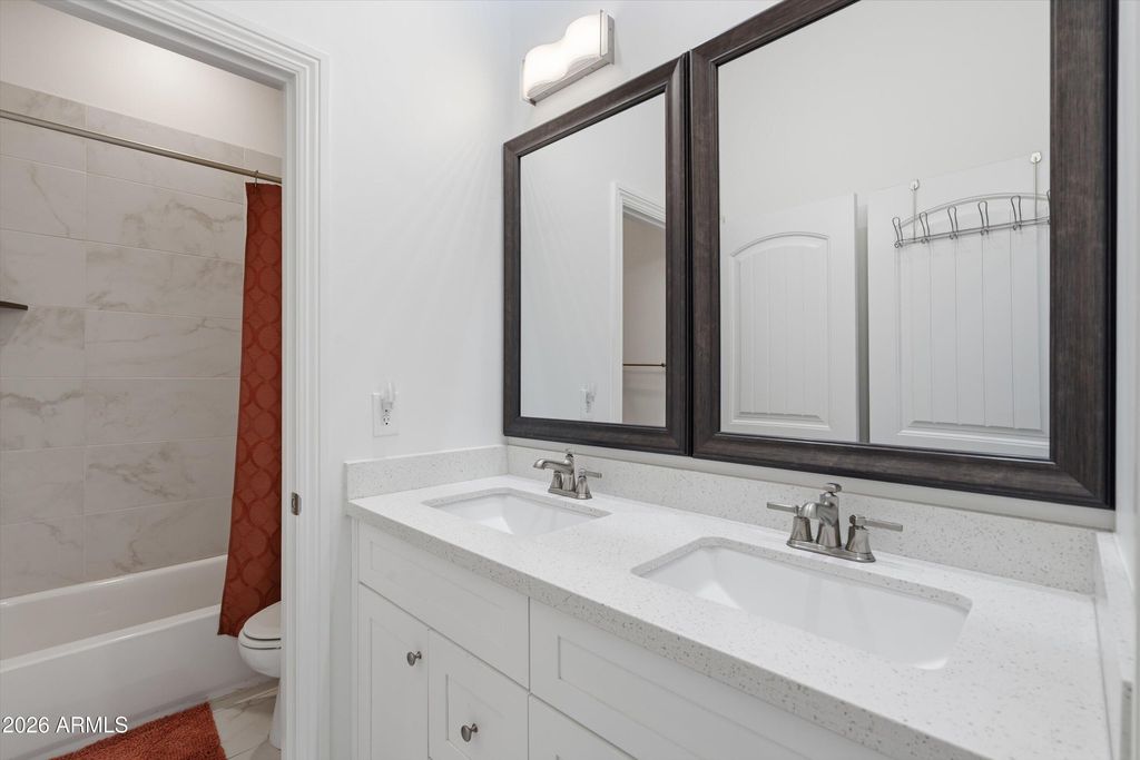 Image 32 of property listing at 1822 W EL CAMINITO Drive, Phoenix, AZ 85021