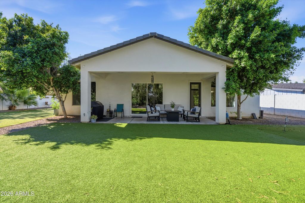 Image 37 of property listing at 1822 W EL CAMINITO Drive, Phoenix, AZ 85021