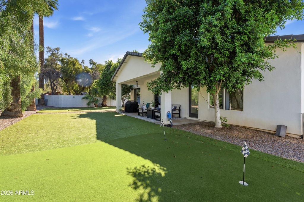 Image 38 of property listing at 1822 W EL CAMINITO Drive, Phoenix, AZ 85021