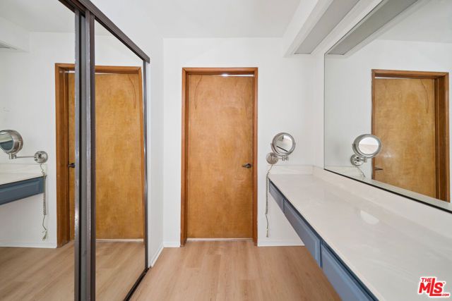 11924 Mayfield Avenue 2, Los Angeles, CA 90049