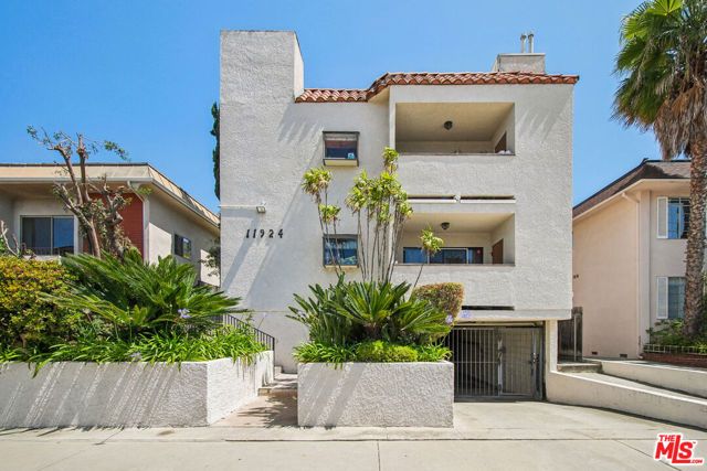 11924 Mayfield Avenue 2, Los Angeles, CA 90049