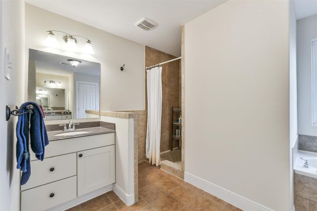 12011 Advance Drive, Houston, TX 77065