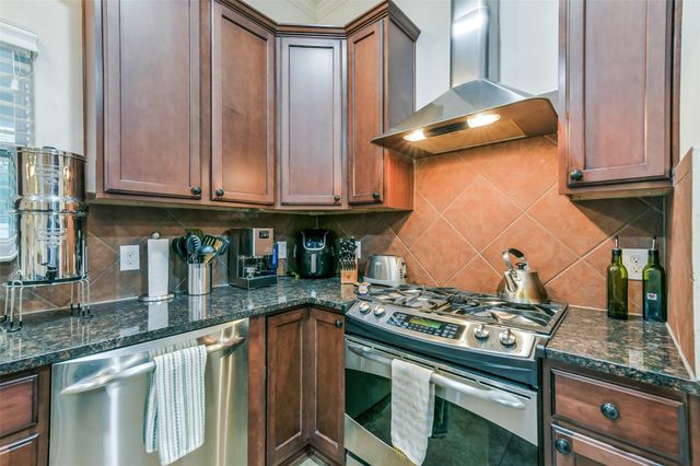 12011 Advance Drive, Houston, TX 77065