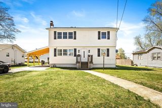 320 W 5TH ST W #2, Florence, NJ 08518