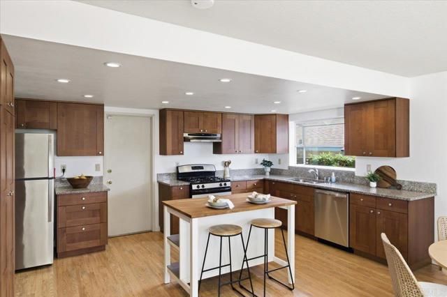 1071 La Reina Drive, San Marcos, CA 92078