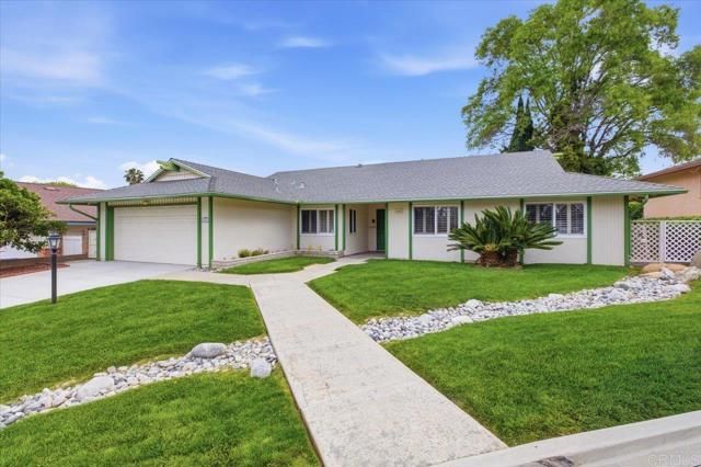 1071 La Reina Drive, San Marcos, CA 92078