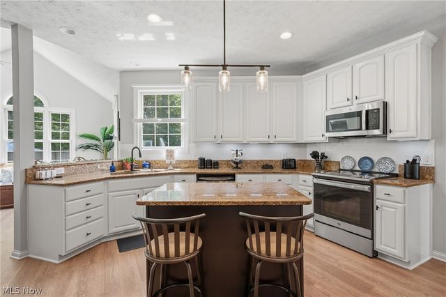 3119 Laura Lane, Westlake, OH 44145
