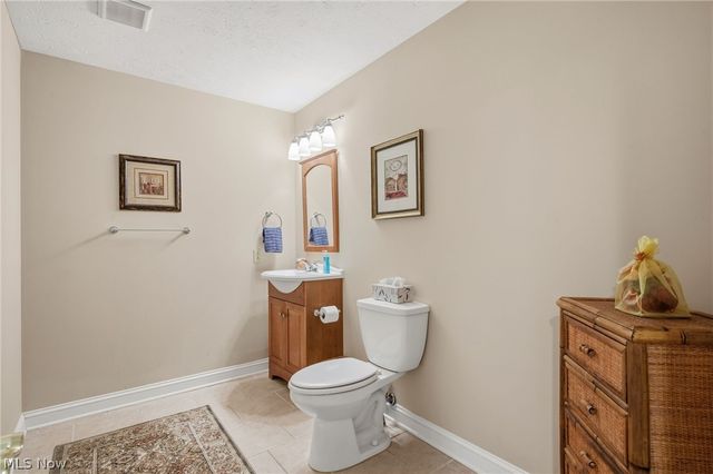 3119 Laura Lane, Westlake, OH 44145