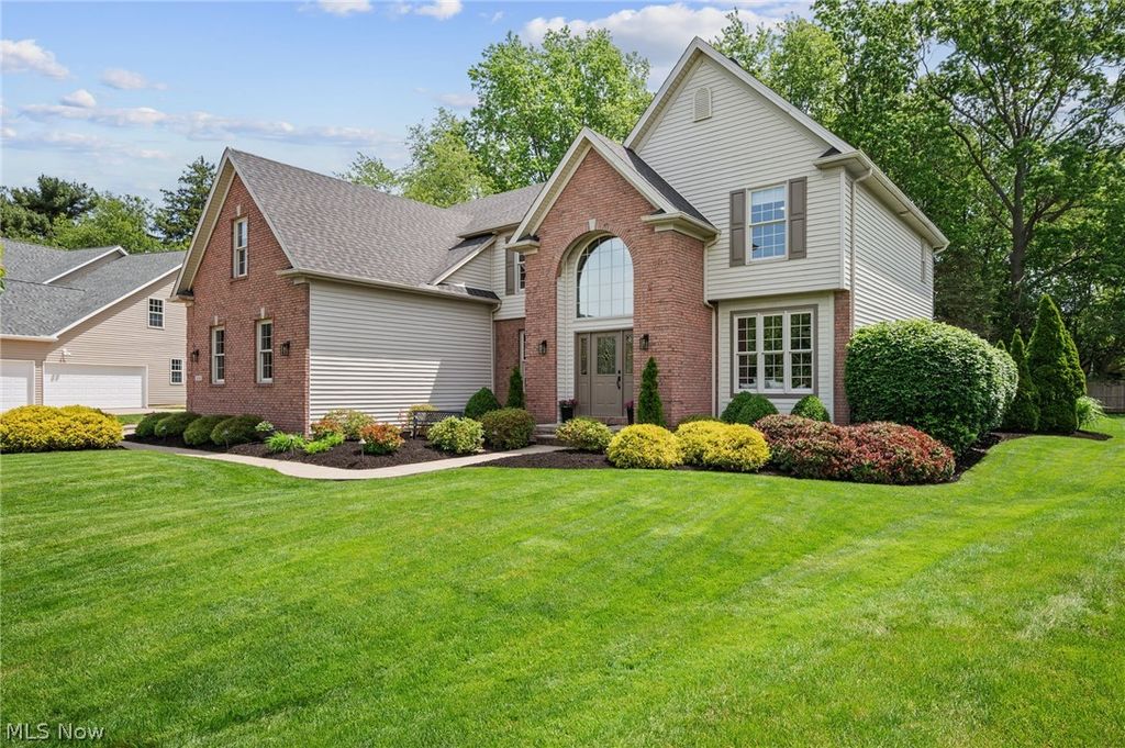 3119 Laura Lane, Westlake, OH 44145