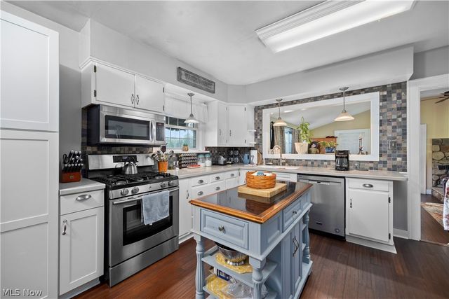 9988 W Ridge Road, Elyria, OH 44035