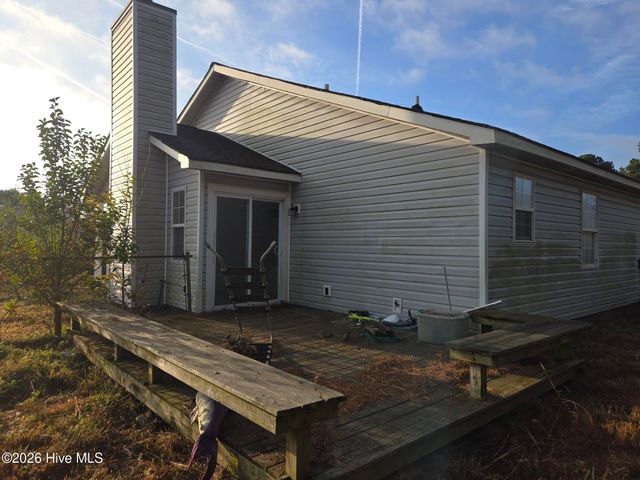 442 Dion Drive, Hubert, NC 28539