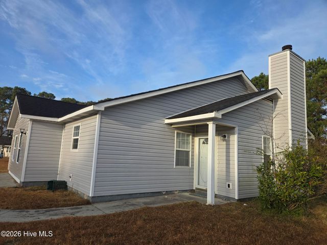 442 Dion Drive, Hubert, NC 28539