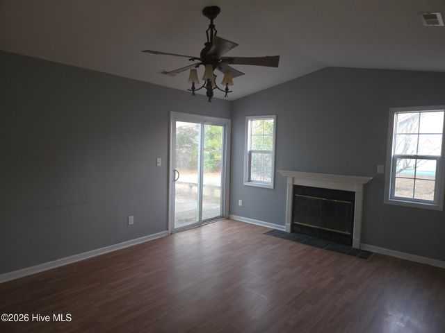 442 Dion Drive, Hubert, NC 28539