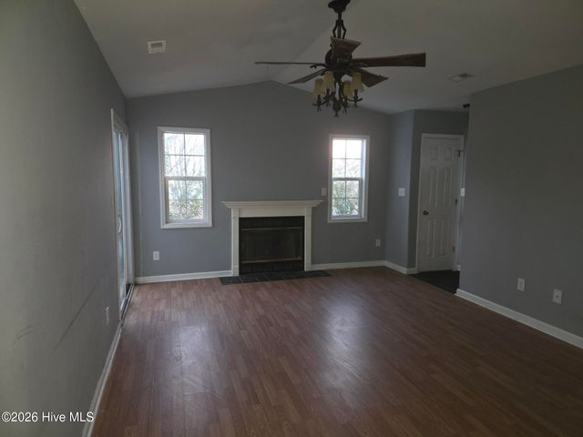 442 Dion Drive, Hubert, NC 28539