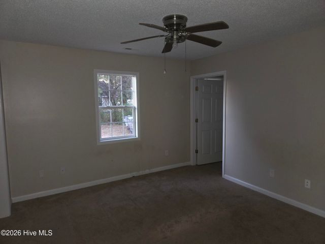 442 Dion Drive, Hubert, NC 28539