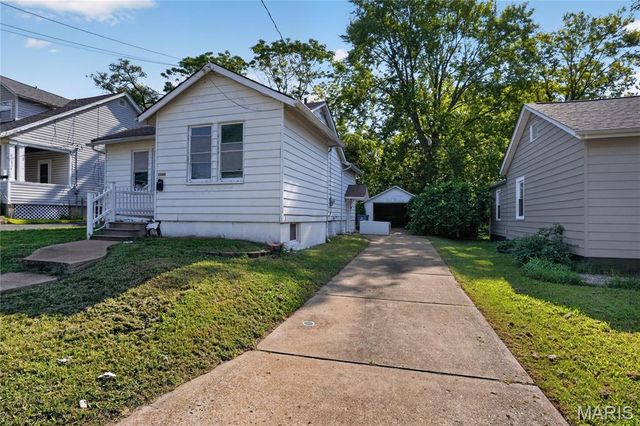 2344 Burns Avenue, St Louis, MO 63114