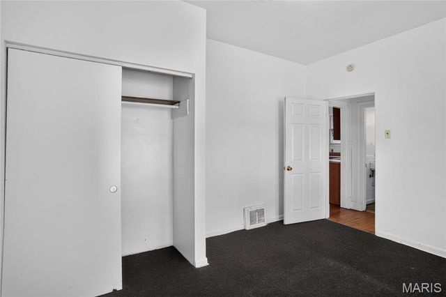 2344 Burns Avenue, St Louis, MO 63114
