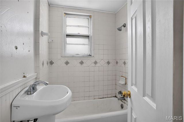 2344 Burns Avenue, St Louis, MO 63114