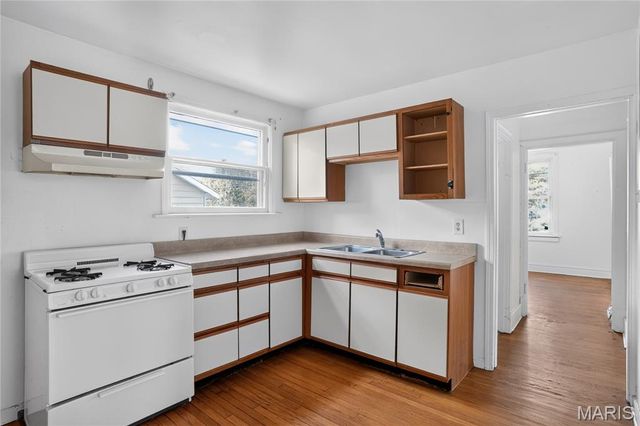 2344 Burns Avenue, St Louis, MO 63114