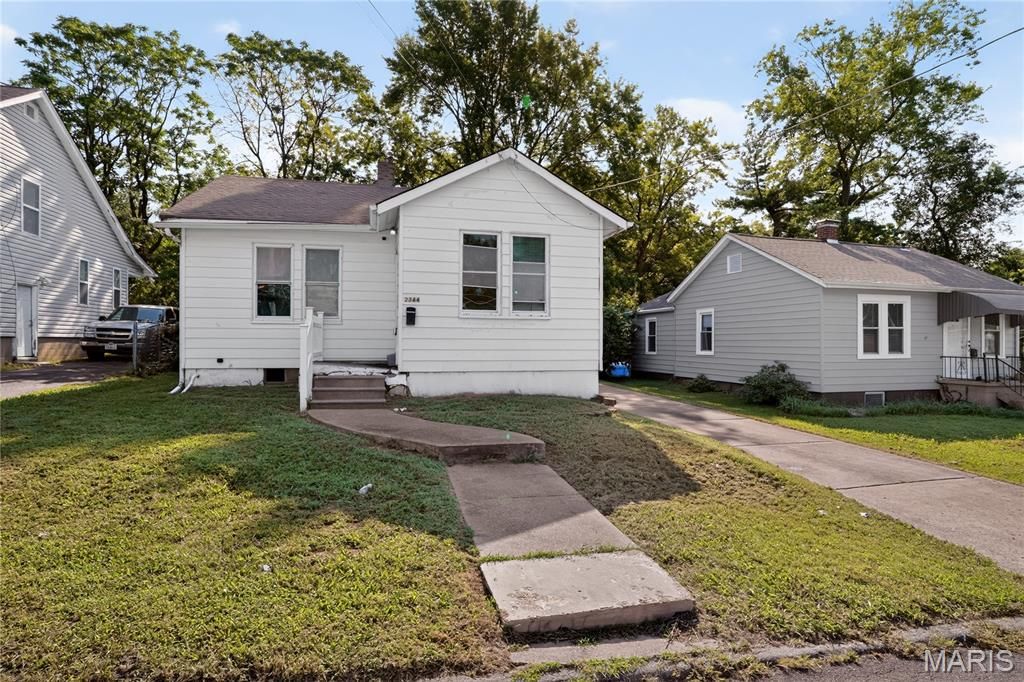 2344 Burns Avenue, St Louis, MO 63114
