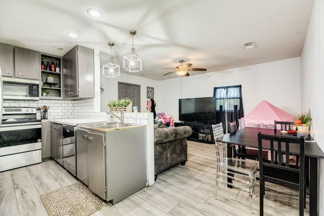 7550 Oak Cross E Street, Alvin, TX 77511