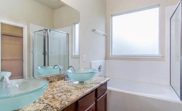 21135 Kirklands Wood, Houston, TX 77095