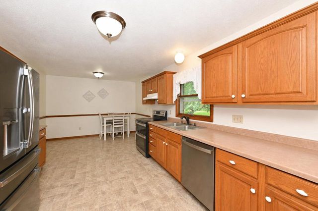 W4708 Pine COURT, Elkhorn, WI 53121