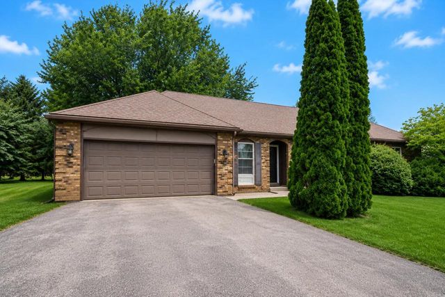W4708 Pine COURT, Elkhorn, WI 53121