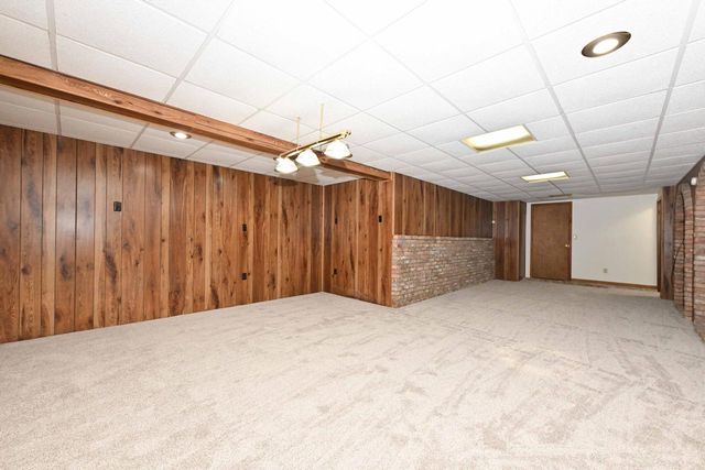 W4708 Pine COURT, Elkhorn, WI 53121