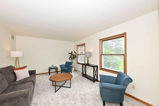 W4708 Pine COURT, Elkhorn, WI 53121