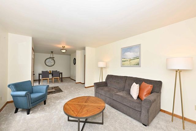 W4708 Pine COURT, Elkhorn, WI 53121