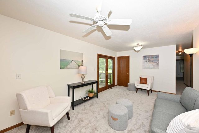 W4708 Pine COURT, Elkhorn, WI 53121