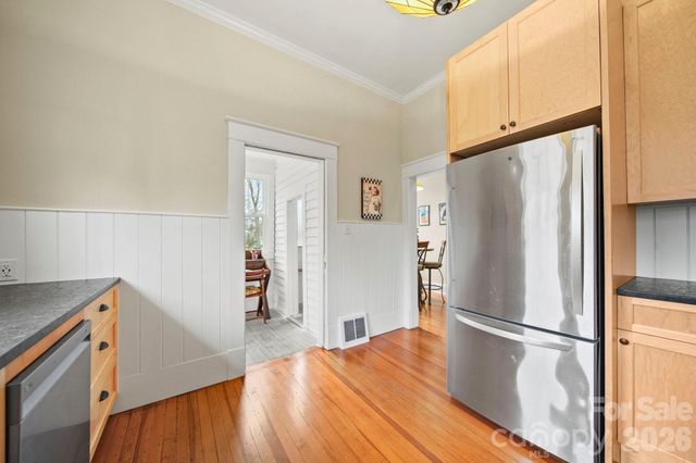 202 S Oak Street, Statesville, NC 28677
