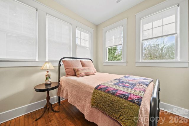 202 S Oak Street, Statesville, NC 28677