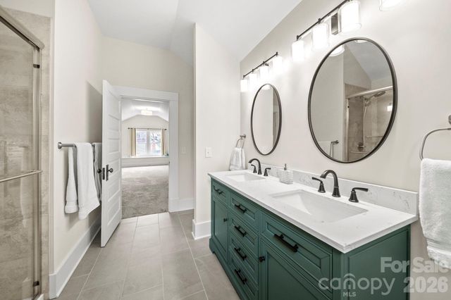 202 S Oak Street, Statesville, NC 28677