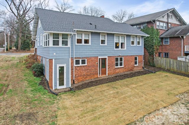 202 S Oak Street, Statesville, NC 28677