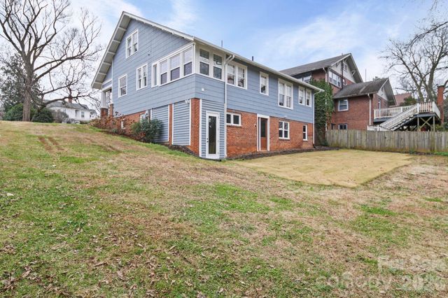 202 S Oak Street, Statesville, NC 28677