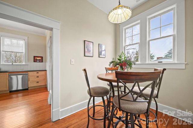 202 S Oak Street, Statesville, NC 28677
