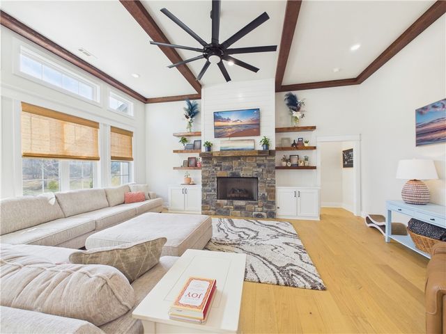 4105 Rolling Meadows Drive, Rogers, AR 72756