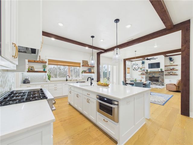 4105 Rolling Meadows Drive, Rogers, AR 72756