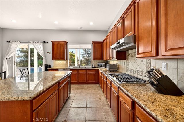 23801 Hollingsworth, Murrieta, CA 92562