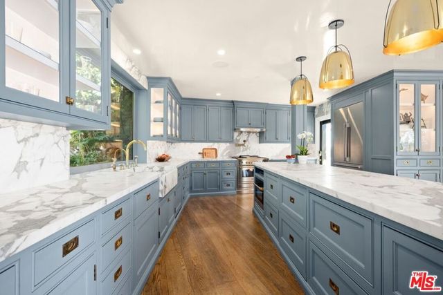1640 N Kings Road, Los Angeles, CA 90069