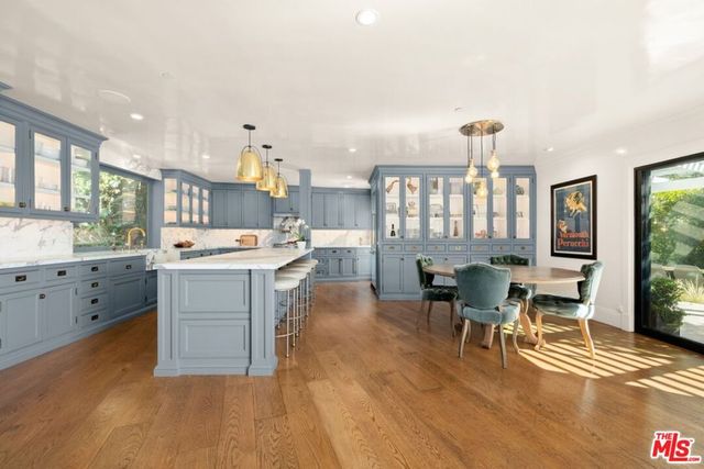 1640 N Kings Road, Los Angeles, CA 90069