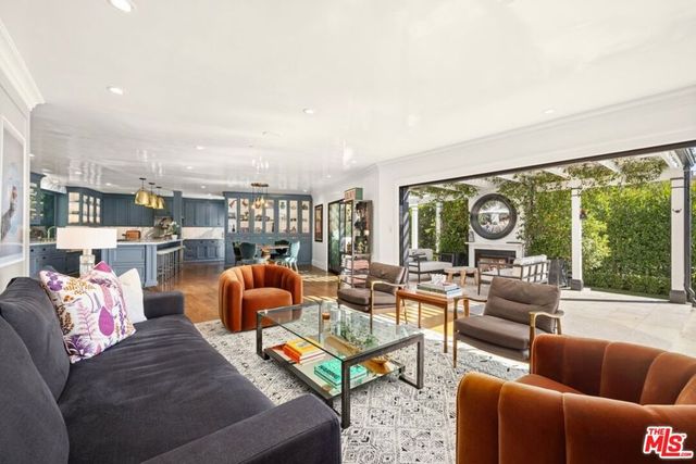 1640 N Kings Road, Los Angeles, CA 90069