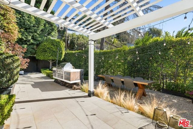 1640 N Kings Road, Los Angeles, CA 90069