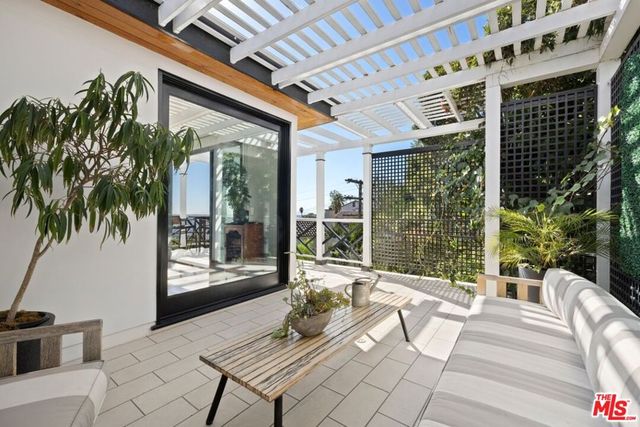 1640 N Kings Road, Los Angeles, CA 90069