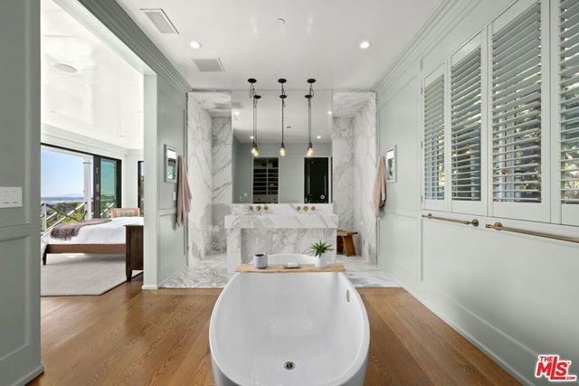 1640 N Kings Road, Los Angeles, CA 90069