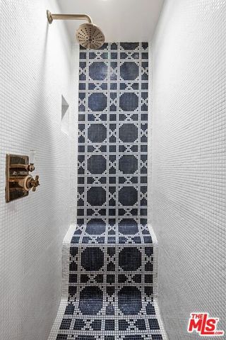 1640 N Kings Road, Los Angeles, CA 90069