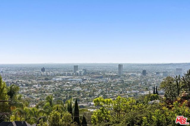 1640 N Kings Road, Los Angeles, CA 90069