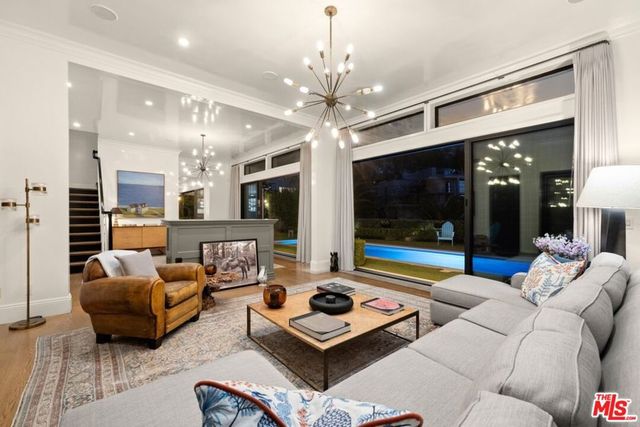 1640 N Kings Road, Los Angeles, CA 90069